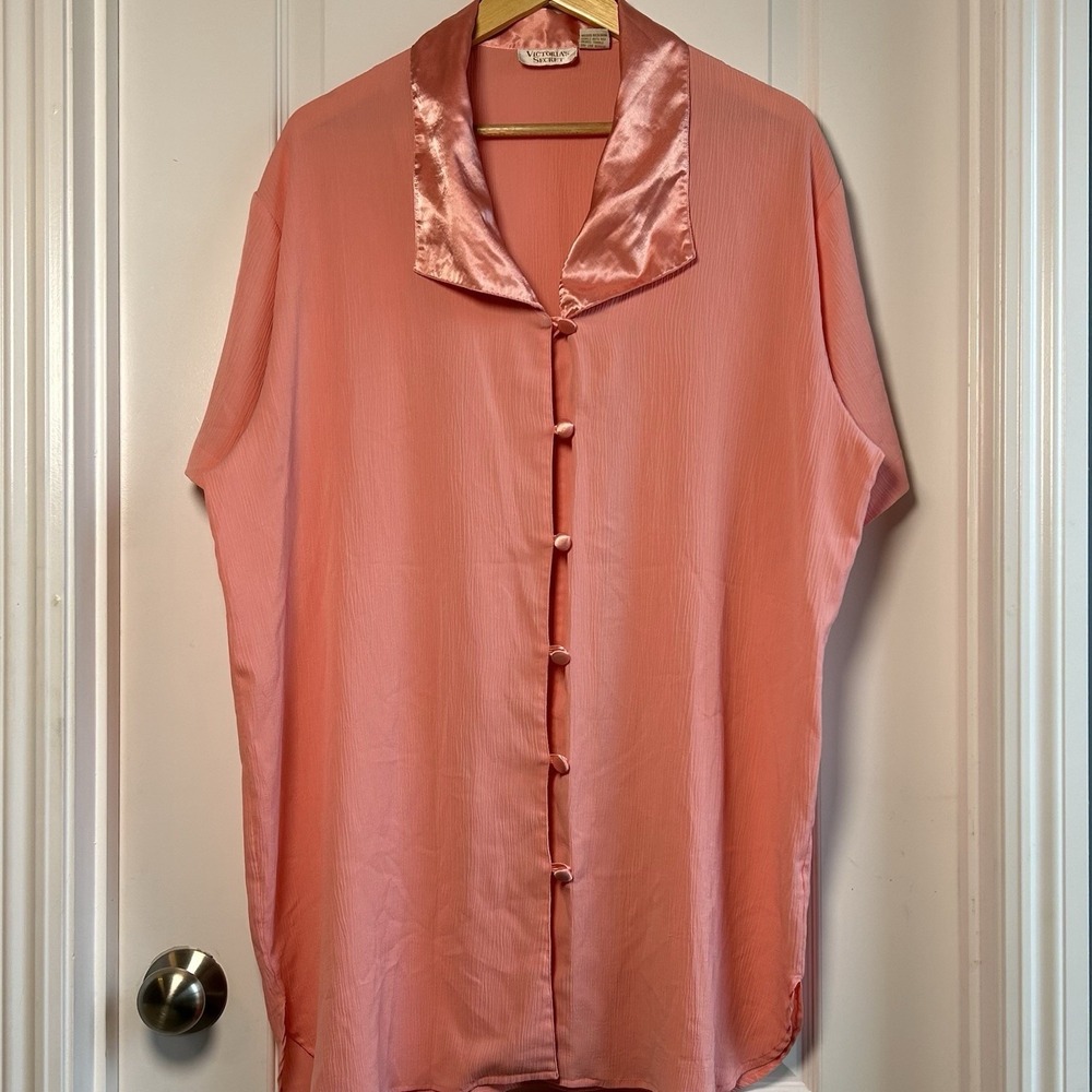 Victoria's Secret Vintage Gold Label Peachy Pink Satin Collar Sleep Shirt Style